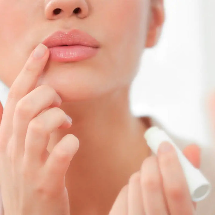 9 BEST NATURAL LIP BALMS FOR SENSITIVE LIPS