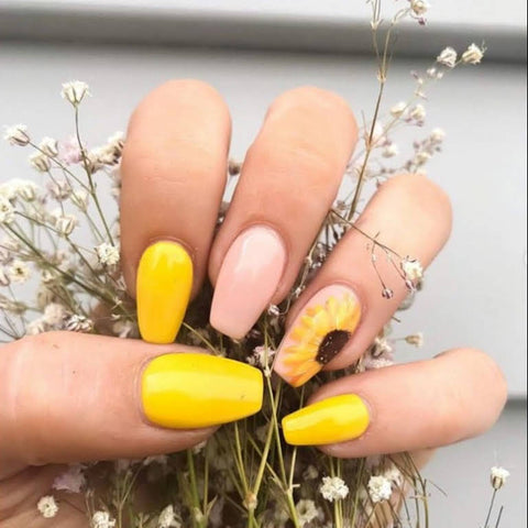 Stunning Celebrity Nail Arts That You Can Copy